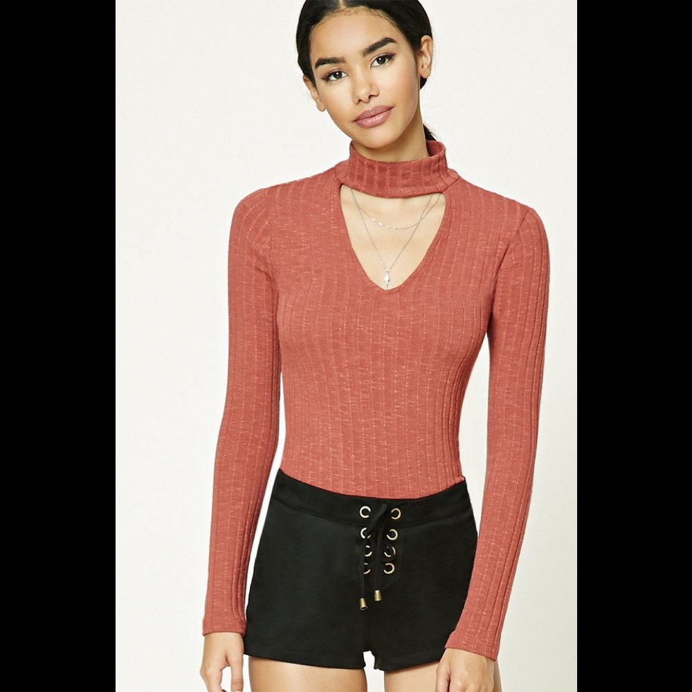 Choker V-Neck Fitted Top